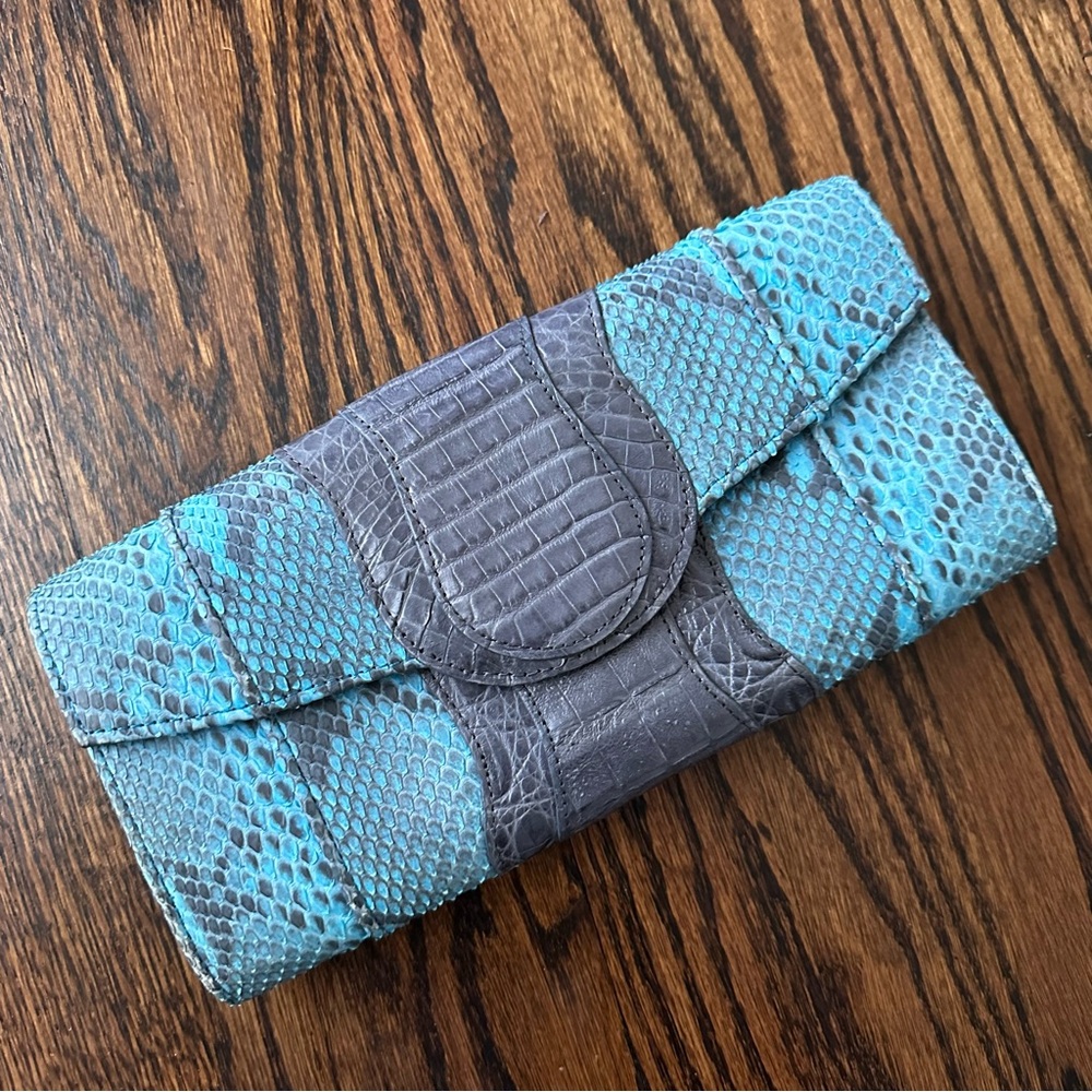 Snakeskin clutch